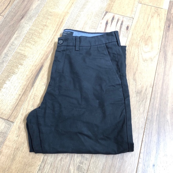 Banana republic men’s chinos pants, size 32X34 - Picture 3 of 4